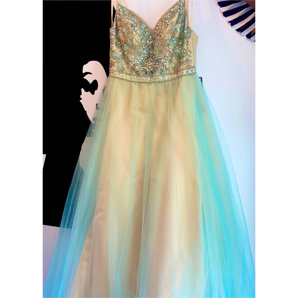 Macy Prom Dress 👗